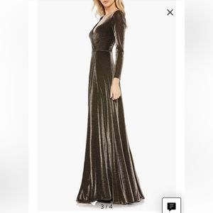 Sparkle Long Sleeve Gown
Mac Duggal
$398.00Current Price